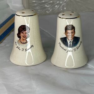 President John F. Kennedy & Wife( Jackie) salt n pepper shakers.